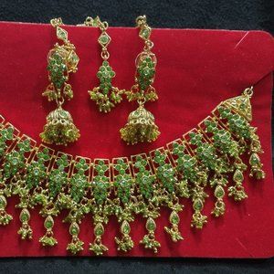 Indian necklace and earring set